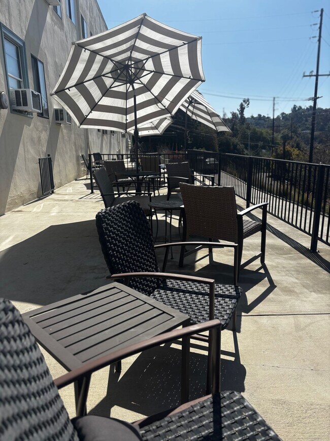 Building Photo - Studio with a view. Close to DTLA, Eagle R...