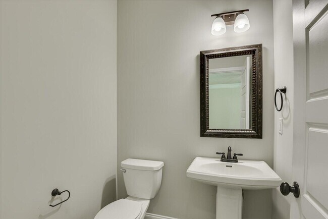 Building Photo - 1232 Gregory Landing Dr