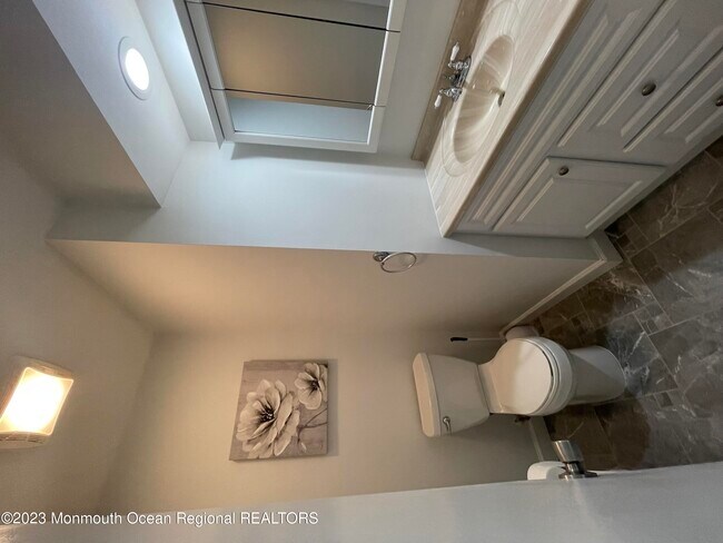 Building Photo - 3 Medford Ct