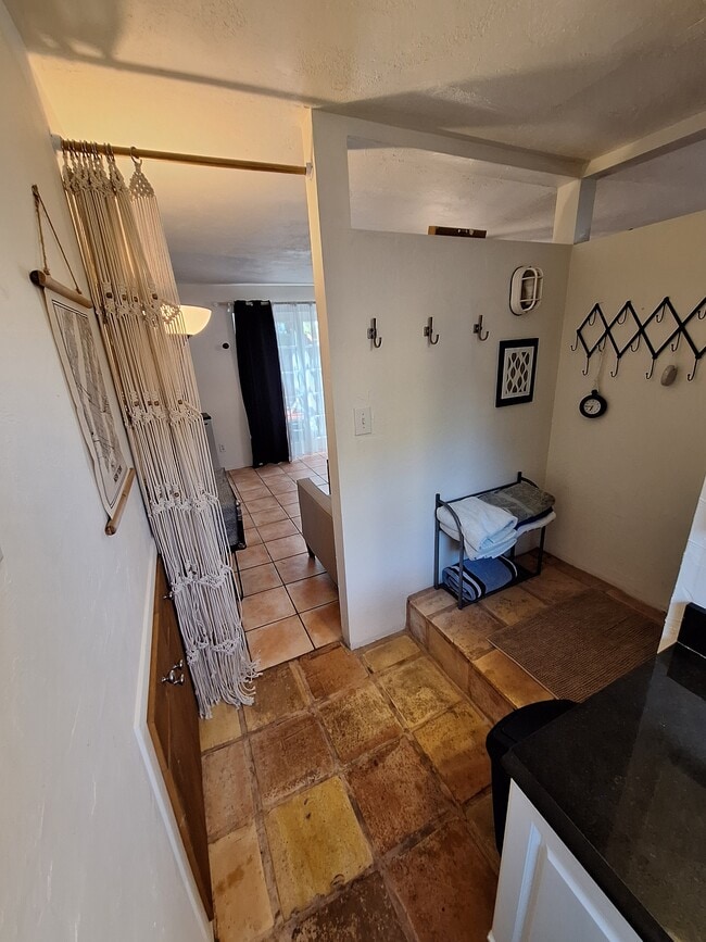 Building Photo - 2910 Grape Street