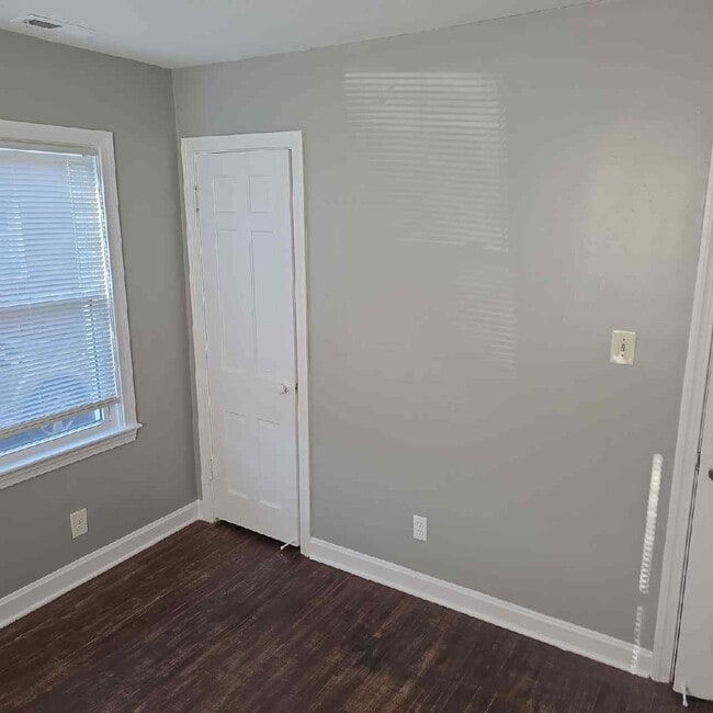 Building Photo - 1021 W Indian Trail
