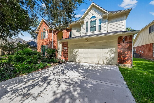 Primary Photo - 11603 Oak Lake Park Dr