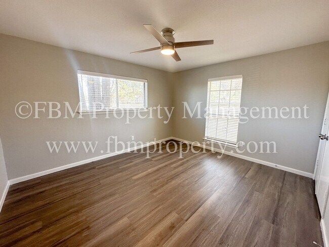 Building Photo - 801 S Wood St