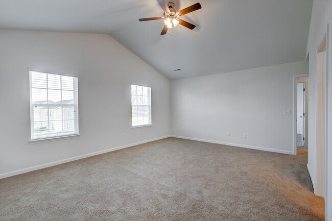 Building Photo - 4 Bedroom Rental in Mackintosh On The Lake Neighborhood!