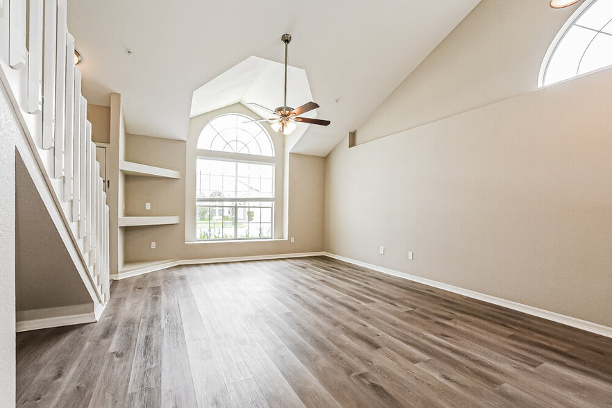 Building Photo - 3363 Hamlet Loop