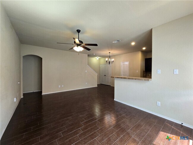 Building Photo - 292 Rosalie Dr