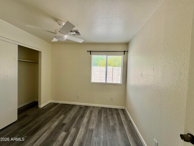Building Photo - 2380 E Derringer Way