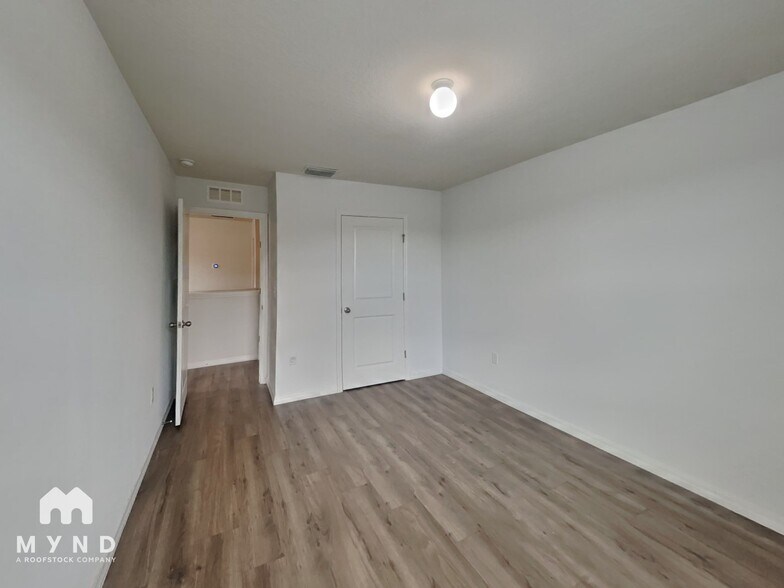 Building Photo - 1016 Ashentree Dr