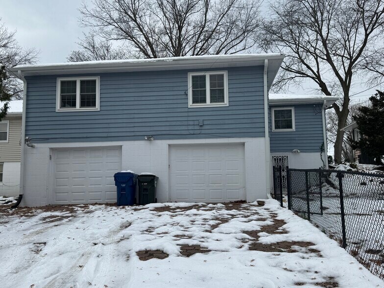 Building Photo - 3319 Marquette St