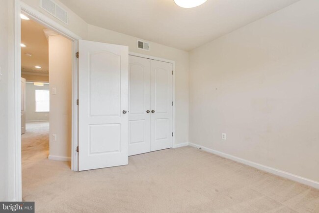 Building Photo - 7048 Foxton Way