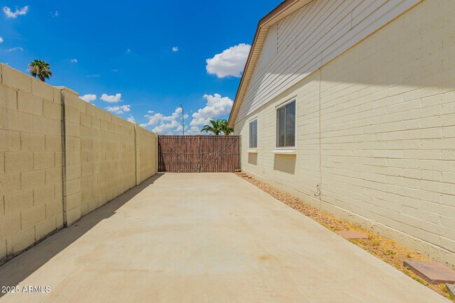 Building Photo - 3713 W Villa Rita Dr