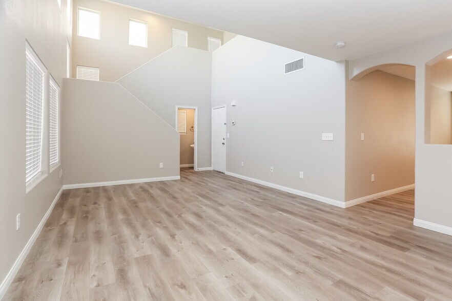 Building Photo - 5256 Soledad Summit Ave