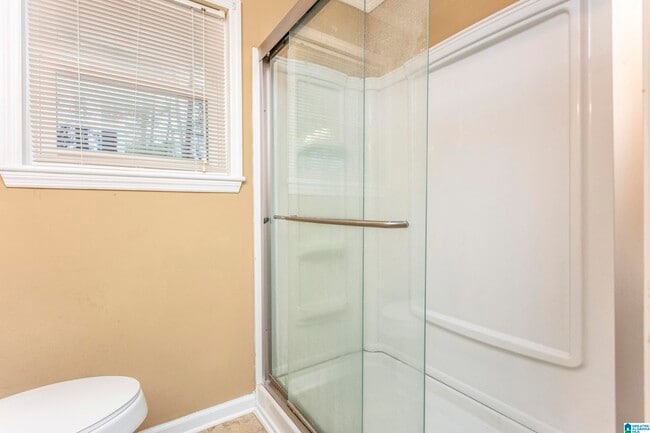 Building Photo - 506 Vardar Ln
