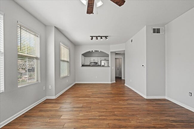 Building Photo - New Paint- 1 Bd Retreat, Community Pool, S...