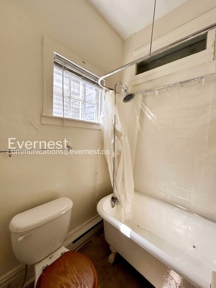 Building Photo - 1204 N 20th St