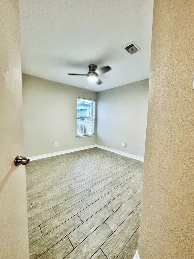 Building Photo - 21604 Horseshoe Dr
