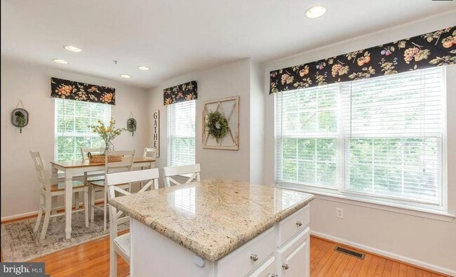 Building Photo - 423 Fort Hill Cir