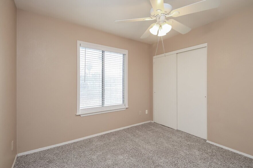 Building Photo - 4614 W Orchid Ln