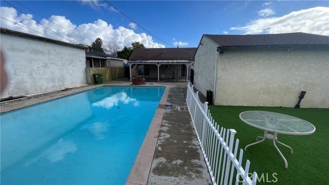 Building Photo - 6109 Riverton Ave