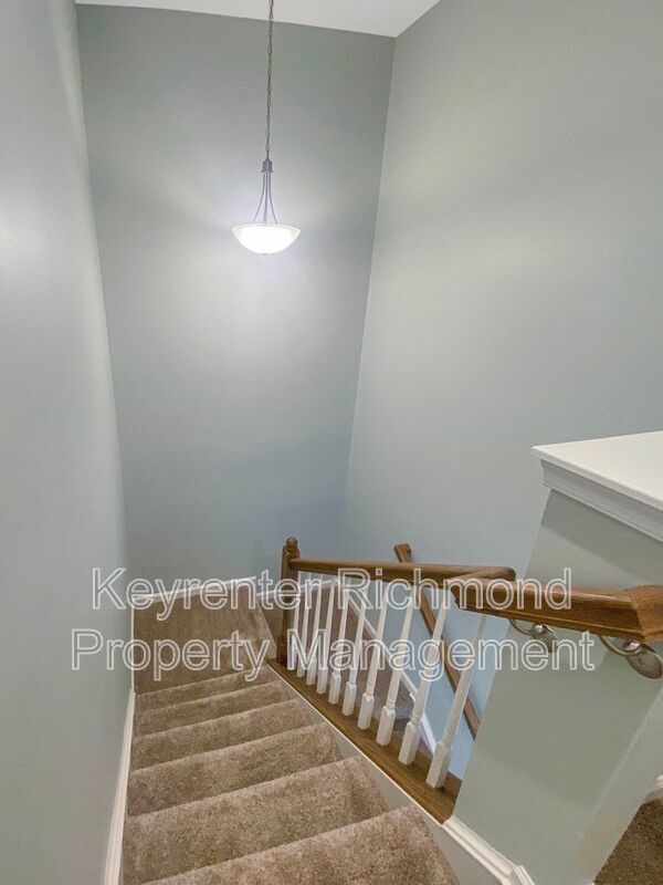 Building Photo - 16512 Thornapple Aly