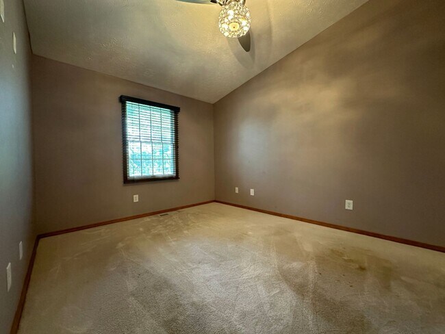 Building Photo - Sophisticated Townhome Living with Modern ...