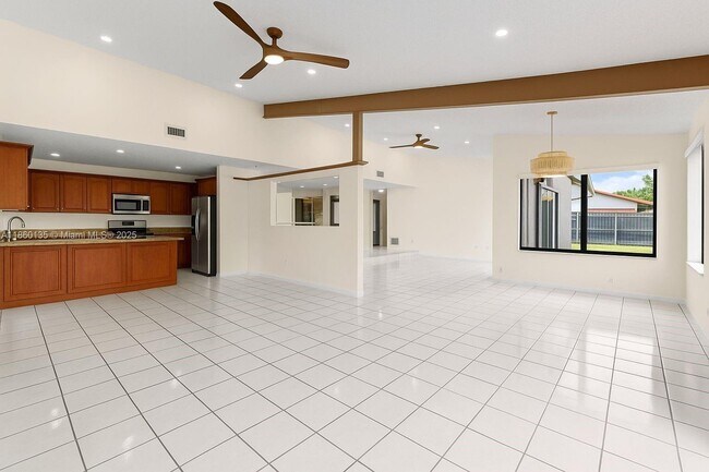 Building Photo - 11044 SW 128th Ct