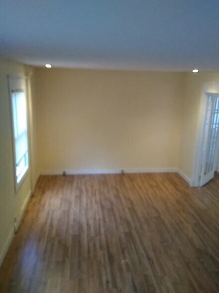 Building Photo - 12 Orchard St