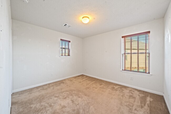 Building Photo - 5007 Pine Ridge Knoll Ct