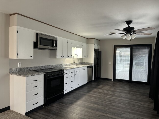 Building Photo - 260 Mark Twain Dr