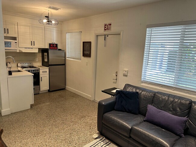 Building Photo - 1258 Beach Rd