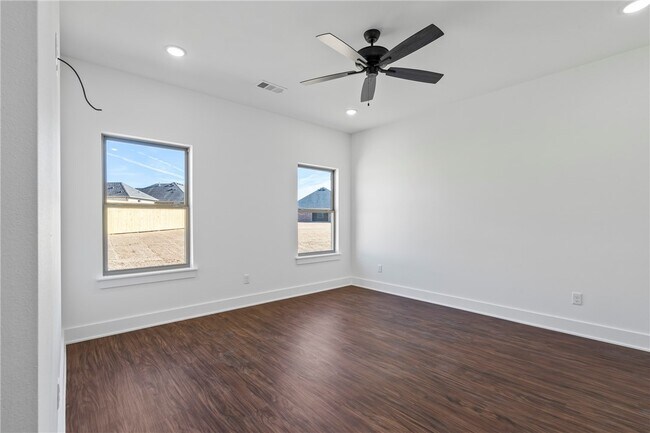 Building Photo - 90 Watson Ln