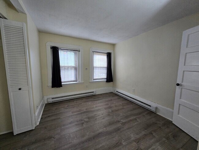 Building Photo - 11 Grove St