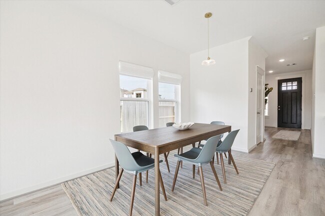 Building Photo - 7419 Casuna Ln
