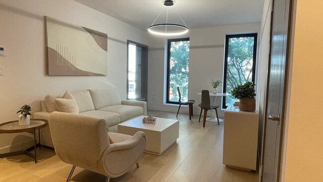 Building Photo - 6 Garfield Pl