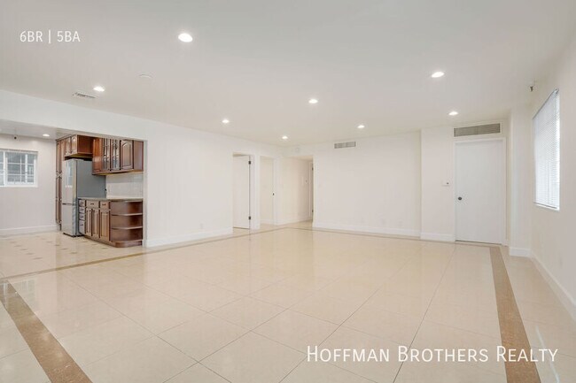 Building Photo - 317 S Hamel Rd