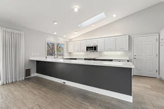 Building Photo - 8432 W Brookview Dr