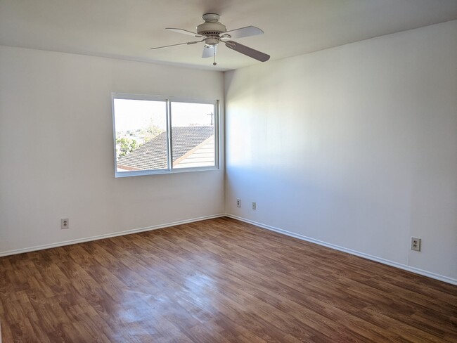 Master Bedroom - 6050 Canterbury Dr