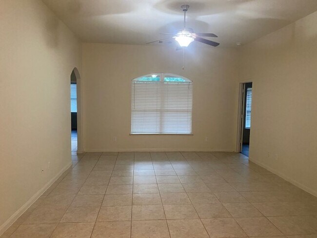 Building Photo - Awesome in Anna