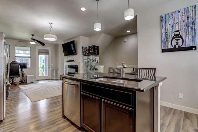 Building Photo - Two Bedroom, Two and a half bath! With Garage, Courtyard View, Stainless Appliances, Great Locati...