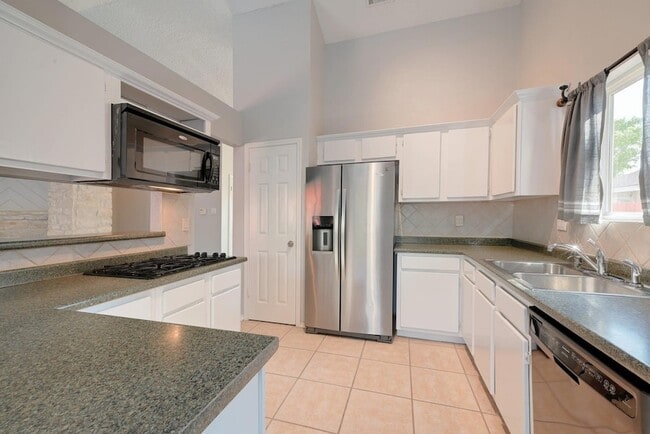 Building Photo - 3605 Palomar Ln