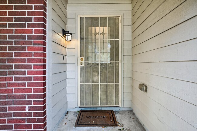 Building Photo - 14934 Sugar Falls Ct