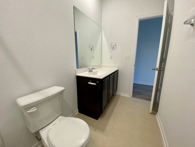 Building Photo - Stunning 4/2 Brand New Home in Kyle!