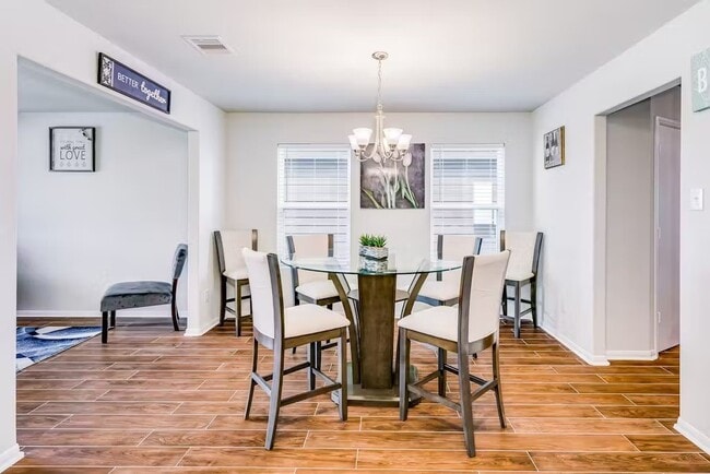 Building Photo - 7223 Foxwood Mist Trl