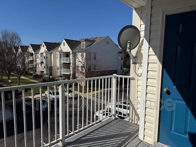 Building Photo - 8931 Town Center Cir