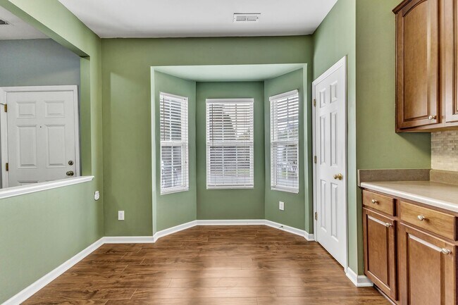 Building Photo - Adorable 3b 3b Townhome In Wake Forest!