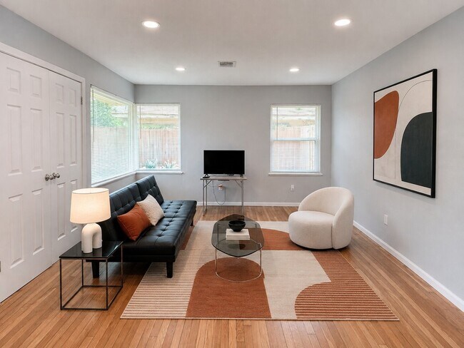 Building Photo - 6010 Ridgeway Dr