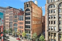 Building Photo - 915 Liberty Ave