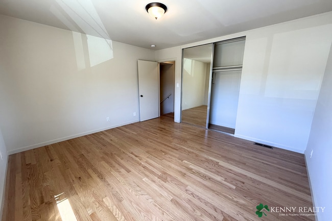 Building Photo - Spacious 3-Bedroom Home with Hardwood Floors & Large Backyard in South San Francisco