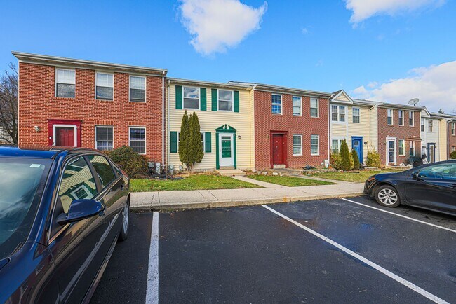 Building Photo - 14 Luffing Ct