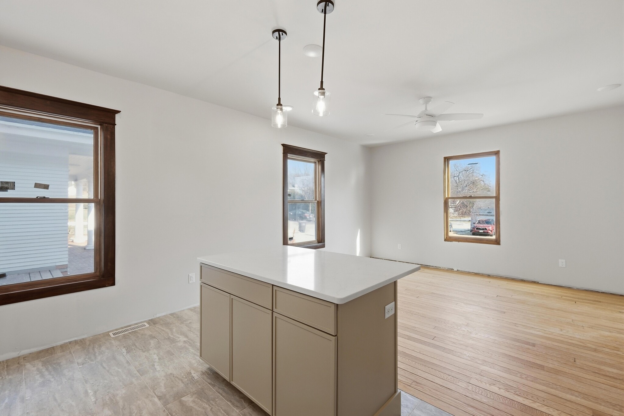 Building Photo - 808 W Main St